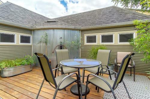Hostal Everett Street Vacation Rentals