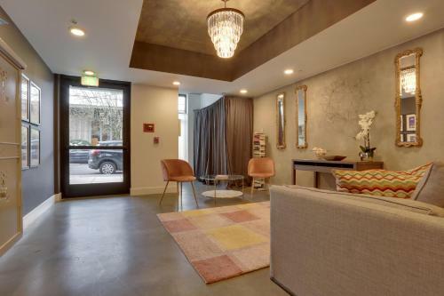 Dorian Apartments In Portland