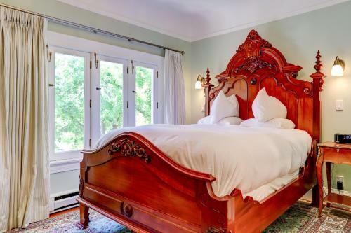 Bed & Breakfast Portland's White House
