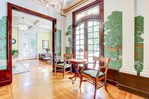 Bed & Breakfast Portland's White House