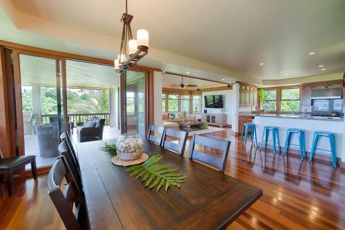 Mauna Pua - A Four Bedroom Vacation Rental Home