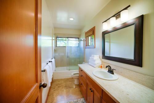 Mauna Pua - A Four Bedroom Vacation Rental Home