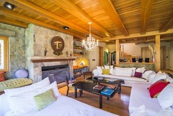 Rio Hermoso Hotel