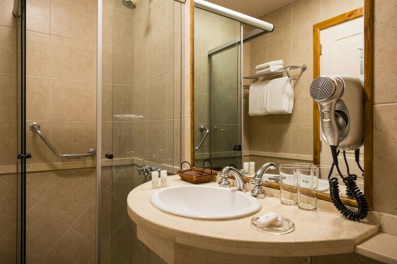 Sol Array�n Hotel Y Spa