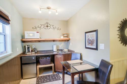 Prescott Pines Inn Bed And Breakfast