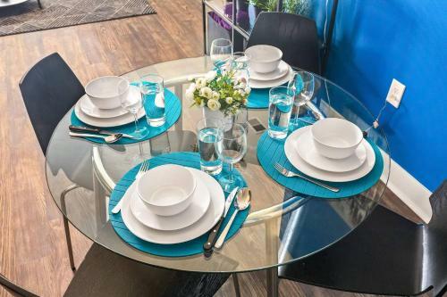 Trifecta ? Luxury Serviced Apartment In Dt Raleigh