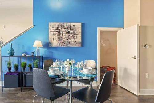 Trifecta ? Luxury Serviced Apartment In Dt Raleigh