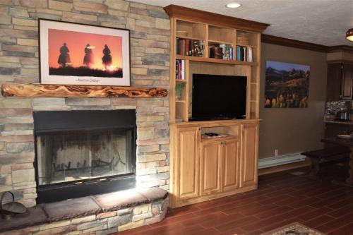 Claim Jumper Condo #2