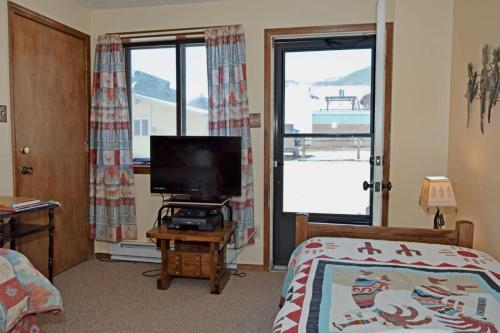 Aspen West Studio Condo #4