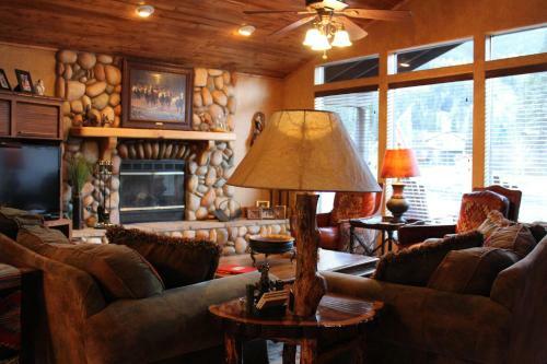 River Ritz Cabin