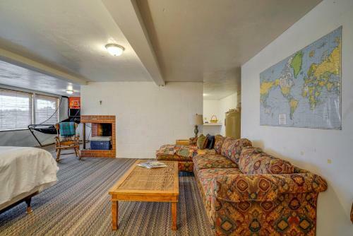 Mid Century Deschutes River Cabin