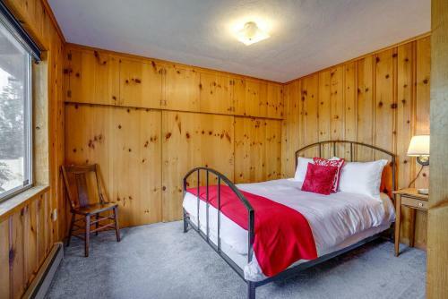 Mid Century Deschutes River Cabin