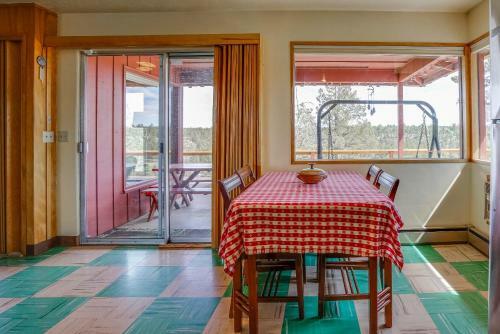 Mid Century Deschutes River Cabin
