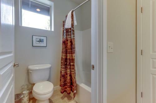 Eagle Crest: Highland Creekside Luxury
