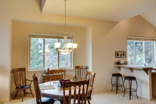 Eagle Crest Resort's Desirable Sage Country Court