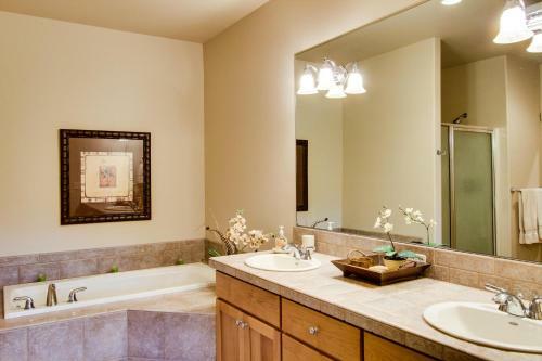Eagle Crest Resort's Desirable Sage Country Court