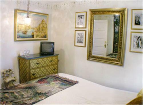 Bewitched And Bedazzled Bed And Breakfast