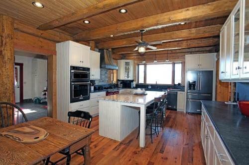 633 Golden Eagle Trail Home