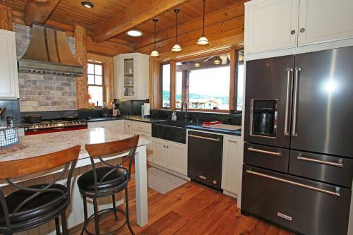 633 Golden Eagle Trail Home