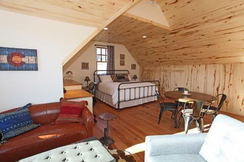 633 Golden Eagle Trail Home