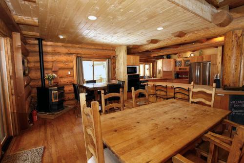 Mary's Road House 142936