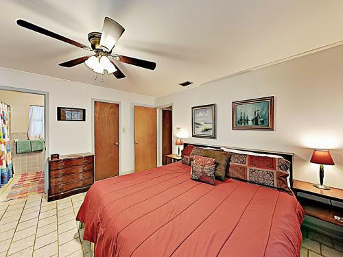 Fulton Beach Four-bedroom House Home
