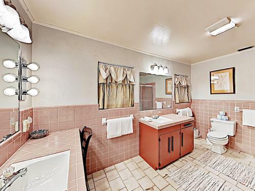 Fulton Beach Four-bedroom House Home