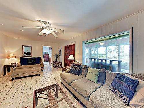Fulton Beach Four-bedroom House Home