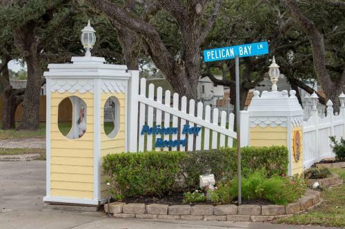 Hotel Pelican Bay Resort