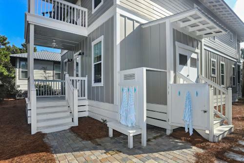 Seas The Day At Seacrest Home