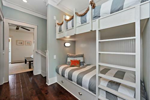 Seas The Day At Seacrest Home