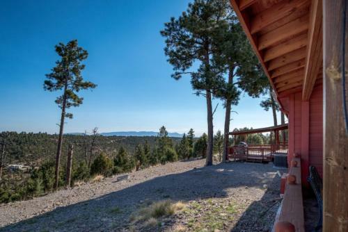 M Top Ranch - Three Bedroom Cabin