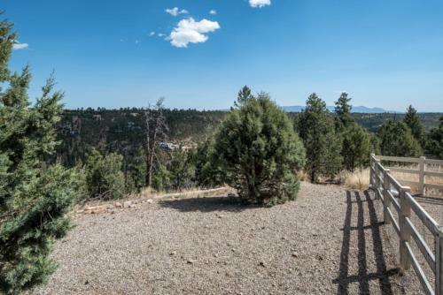 M Top Ranch - Three Bedroom Cabin