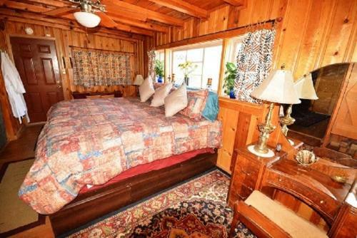 Four Miles - Two Bedroom