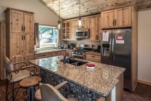 Apartamento Loginn - Four Bedroom Cabin