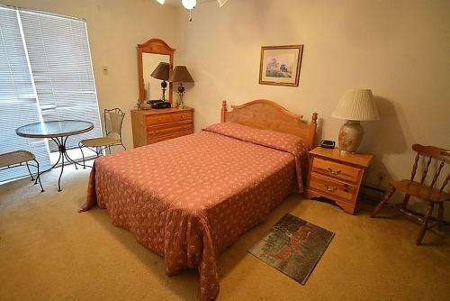 Aztex Retreat - Three Bedroom
