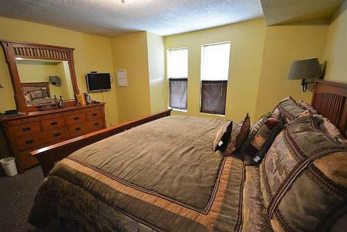 Overlook Four Bedroom Cabin