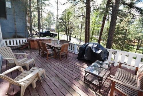 1st Wood N' Box Lodge - Three Bedroom