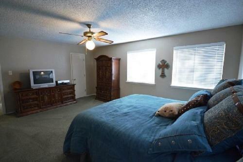 1st Wood N' Box Lodge - Three Bedroom
