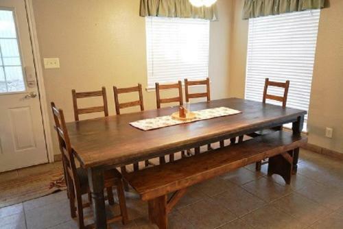1st Wood N' Box Lodge - Three Bedroom