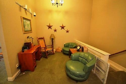 1st Wood N' Box Lodge - Three Bedroom