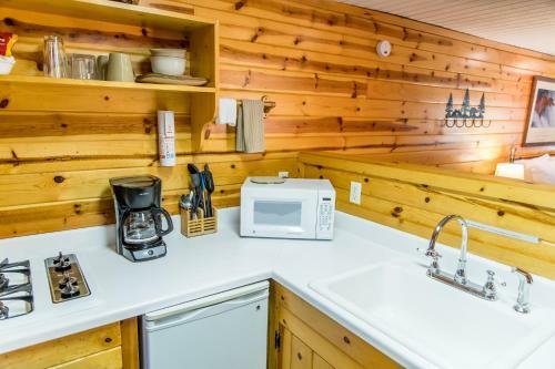 Ruidoso Lodge Cabin # 4