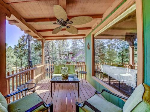 Foxfire Haven, 3 Bedrooms, Hot Tub, Pool Table, Ping Pong, Wifi, Sleeps 8