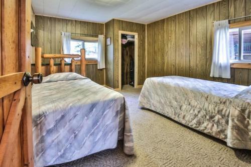 Cottage 4 - Hiller's Pine Haven