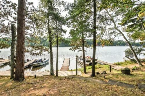 Cottage 4 - Hiller's Pine Haven