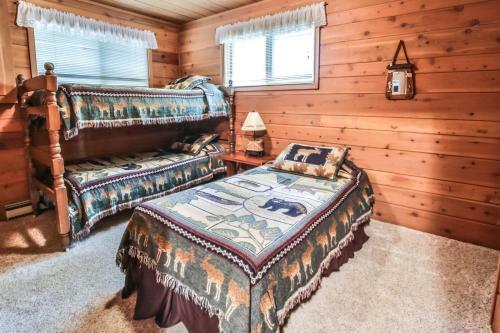 Pinewood - Hiller Vacation Homes