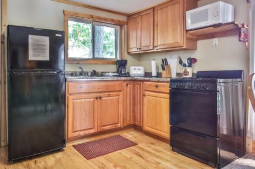 Cottage 3 - Hiller's Pine Haven