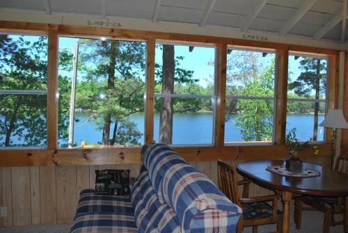 Cedar - Elbert's - Hiller Vacation Homes