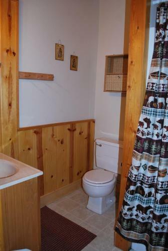 Cedar - Elbert's - Hiller Vacation Homes