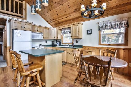 Carefree Creek Cottage - Hiller Vacation Homes
